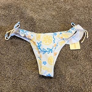 Limoncello ruffle bottoms